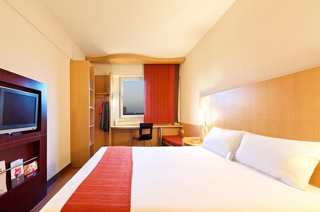 Ibis Leshan City Center Экстерьер фото