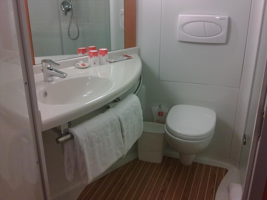 Ibis Leshan City Center Экстерьер фото