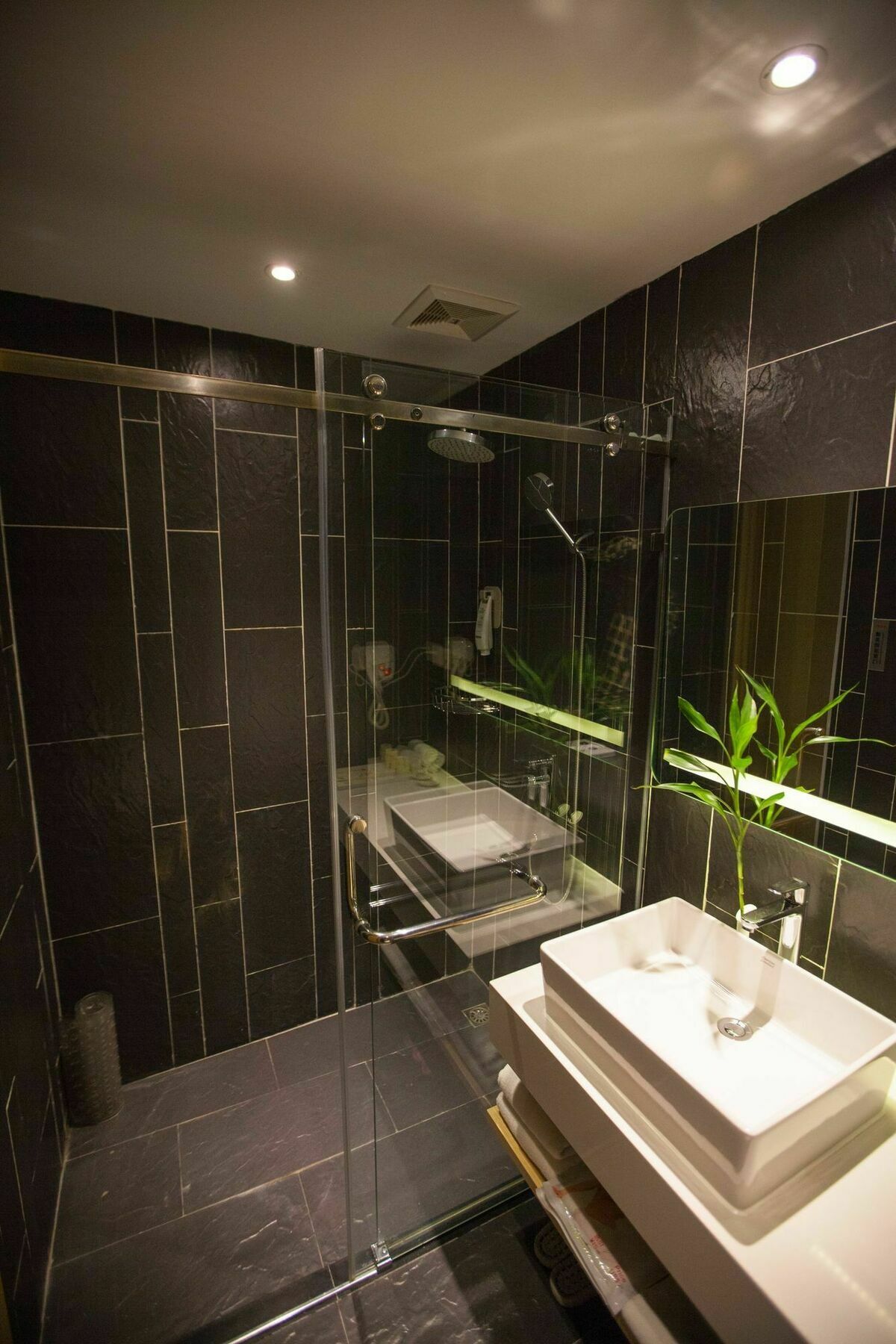 Ibis Leshan City Center Экстерьер фото